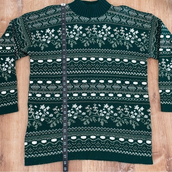 Vintage Emerald Green and White Floral Knit Sweater - Picture 7 of 8